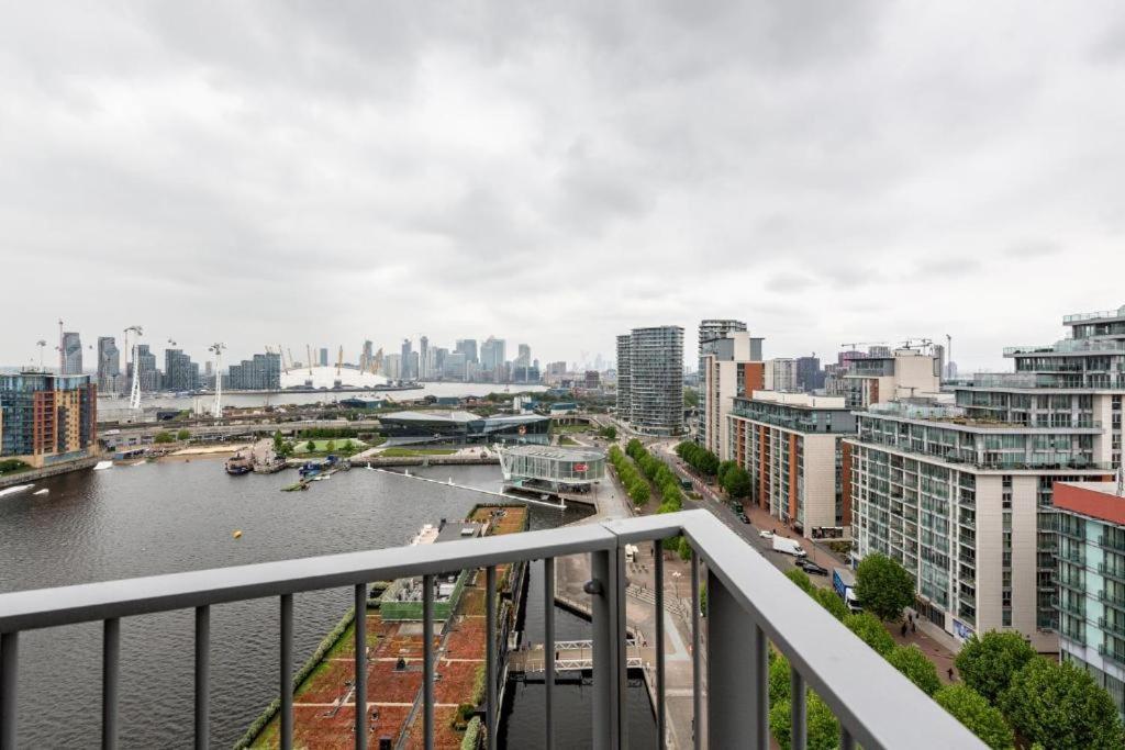 Excel Dock Apartments Londra Esterno foto