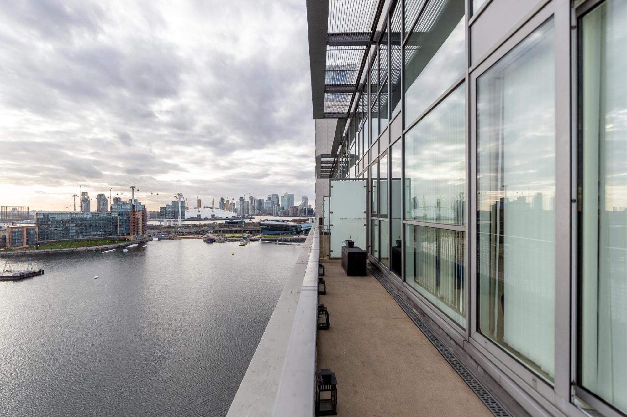 Excel Dock Apartments Londra Esterno foto