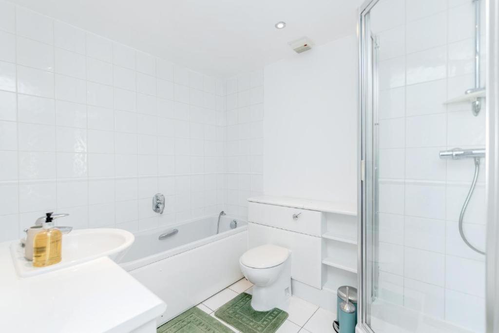 Excel Dock Apartments Londra Esterno foto
